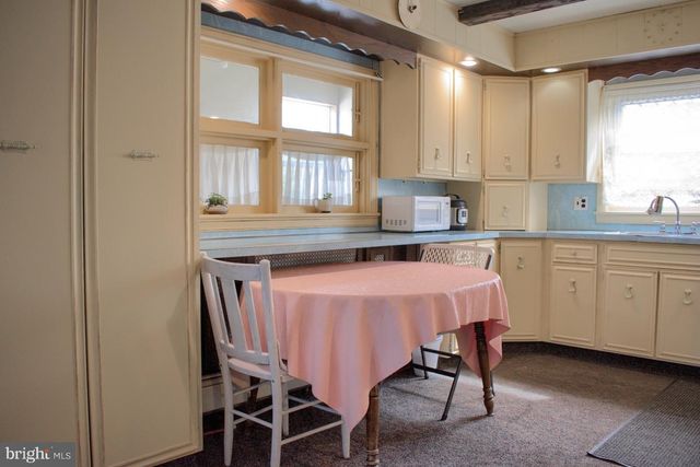 128 MARKET ST E, Williamstown, PA 17098