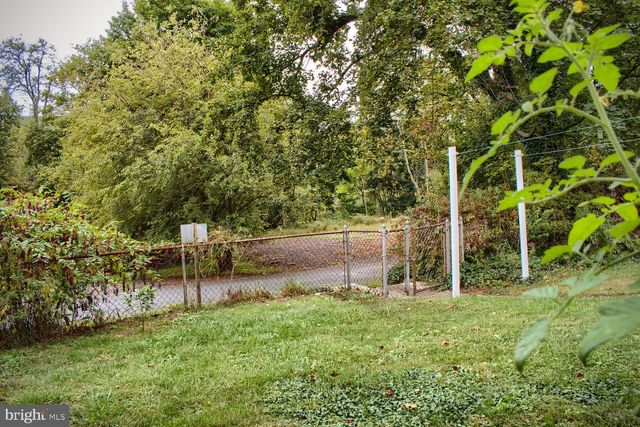 128 MARKET ST E, Williamstown, PA 17098