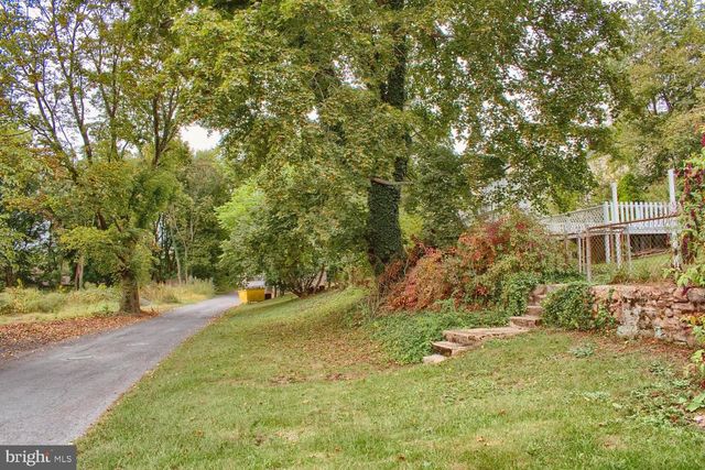 128 MARKET ST E, Williamstown, PA 17098