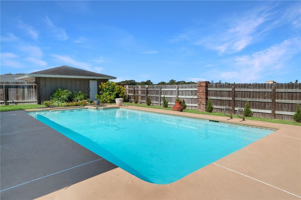 53 Camden Pl, Corpus Christi, TX 78412 — photo 4