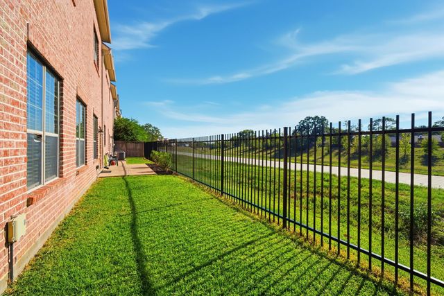 8029 Durango Way Drive, Houston, TX 77040