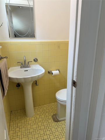 80-07 192nd Street, Hollis, NY 11423