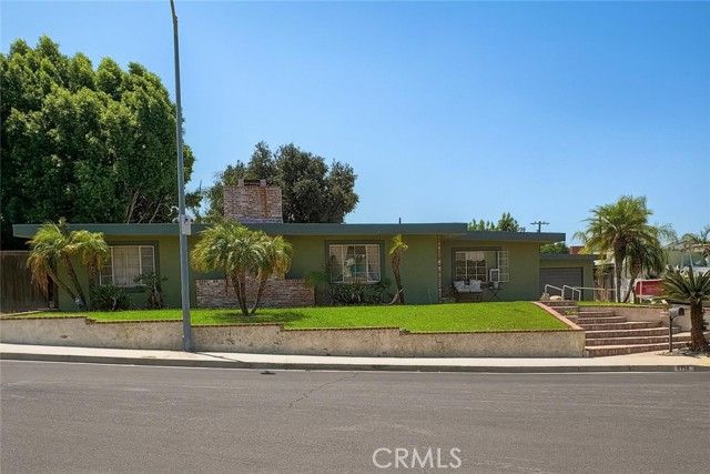 8110 Brownstone Street, Sunland (los Angeles), CA 91040