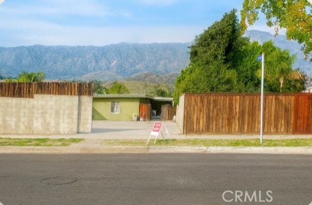 8110 Brownstone Street, Sunland (los Angeles), CA 91040