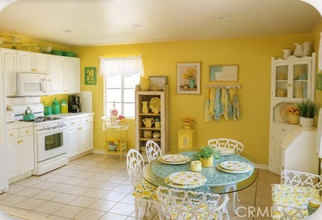 8110 Brownstone Street, Sunland (los Angeles), CA 91040