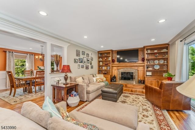 8 Shurts Rd, Readington Twp., NJ 08822
