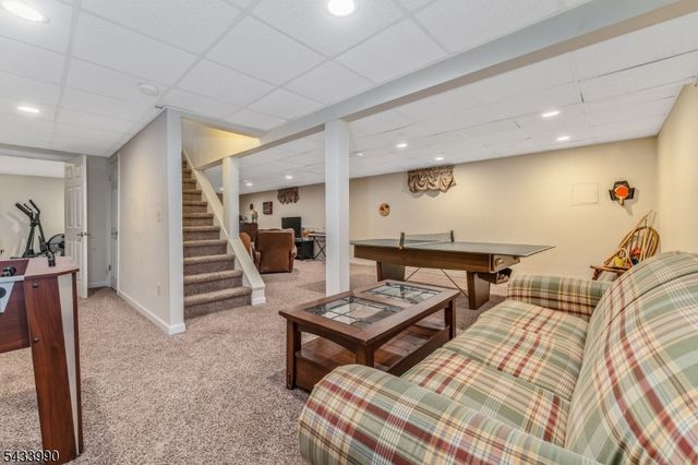 8 Shurts Rd, Readington Twp., NJ 08822