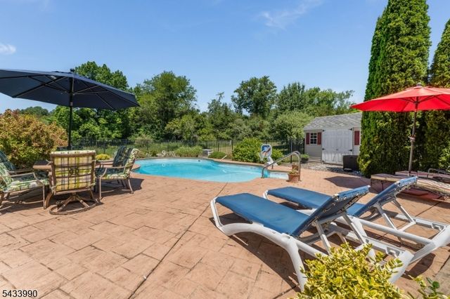 8 Shurts Rd, Readington Twp., NJ 08822