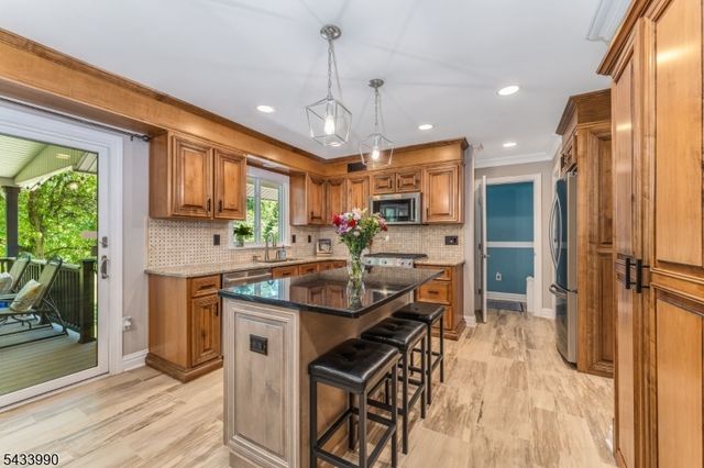 8 Shurts Rd, Readington Twp., NJ 08822