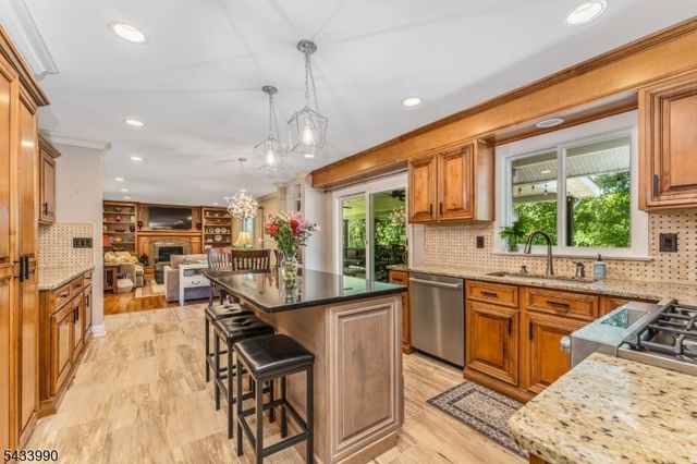 8 Shurts Rd, Readington Twp., NJ 08822