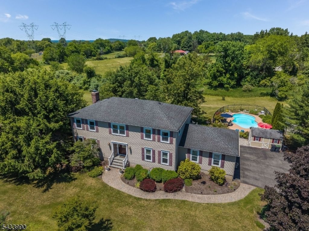 8 Shurts Rd, Readington Twp., NJ 08822
