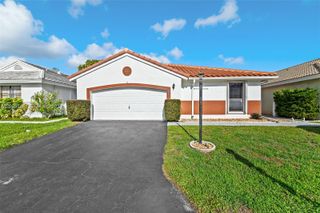 5901 Chester Ln, Davie, FL 33331