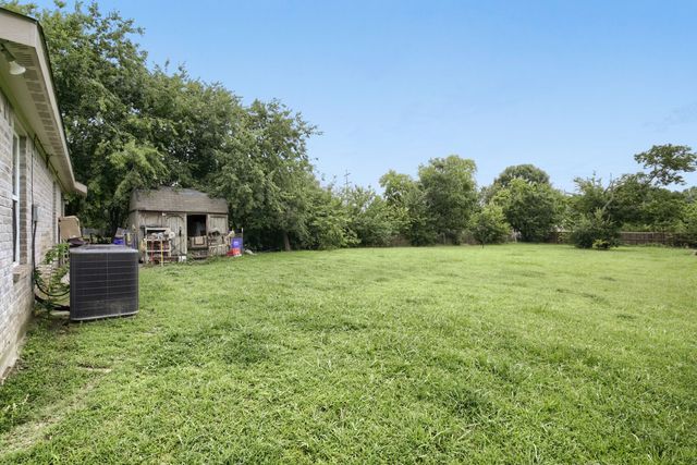 11617 Spence Lane, Balch Springs, TX 75180
