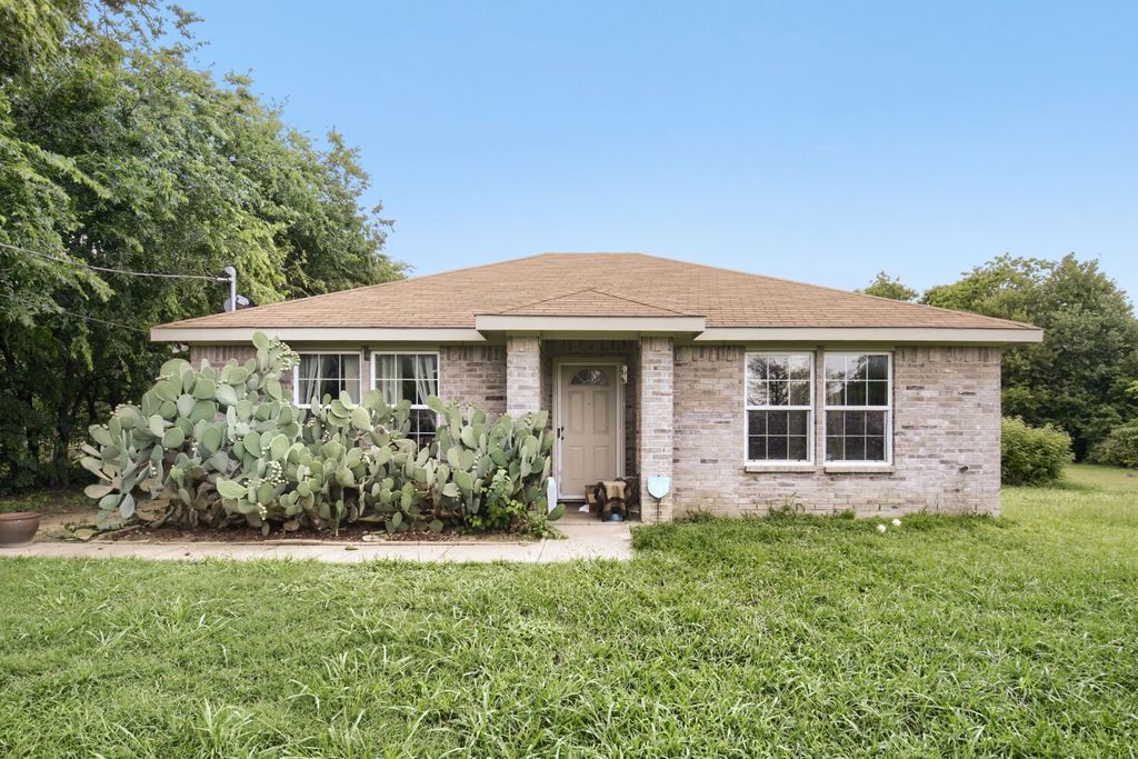 11617 Spence Lane, Balch Springs, TX 75180