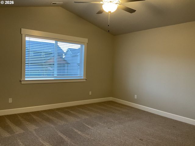 1048 Ne REGAN HILL Loop, Estacada, OR 97023