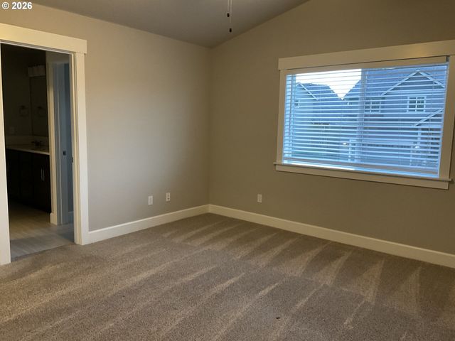 1048 Ne REGAN HILL Loop, Estacada, OR 97023