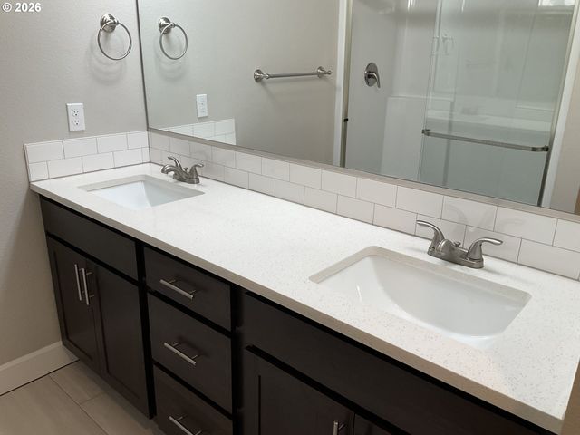 1048 Ne REGAN HILL Loop, Estacada, OR 97023