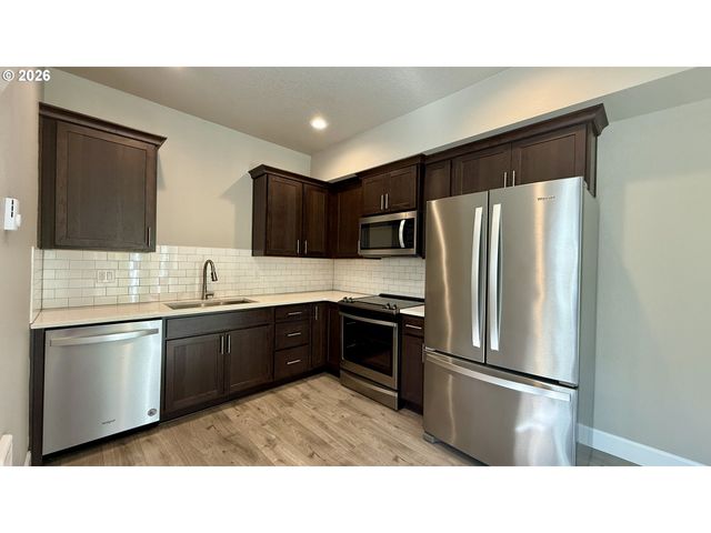 1048 Ne REGAN HILL Loop, Estacada, OR 97023