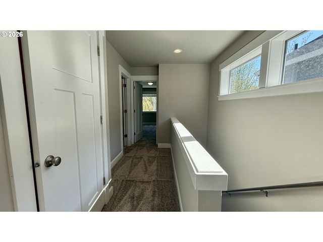 1048 Ne REGAN HILL Loop, Estacada, OR 97023