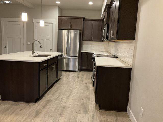 1048 Ne REGAN HILL Loop, Estacada, OR 97023