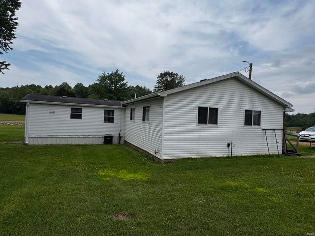 2 E Calvertville Road, Bloomfield, IN 47424