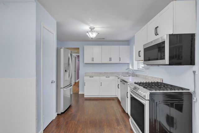 348 Chicago Avenue, Valparaiso, FL 32580