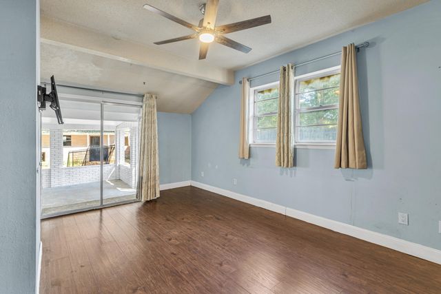 348 Chicago Avenue, Valparaiso, FL 32580