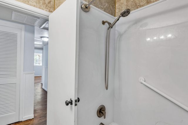 348 Chicago Avenue, Valparaiso, FL 32580