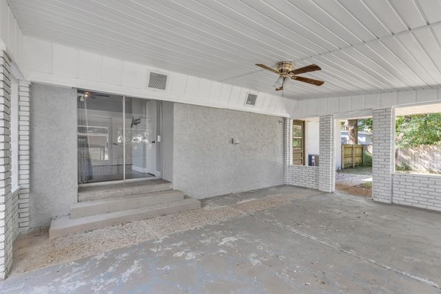 348 Chicago Avenue, Valparaiso, FL 32580