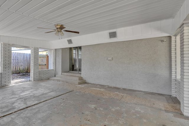 348 Chicago Avenue, Valparaiso, FL 32580