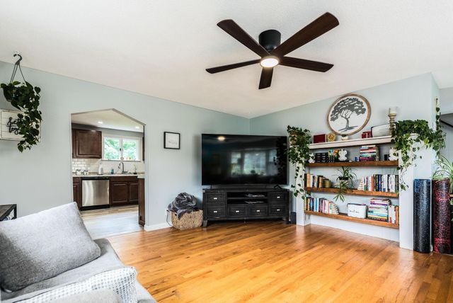 18 Brook Street, Derry, NH 03038
