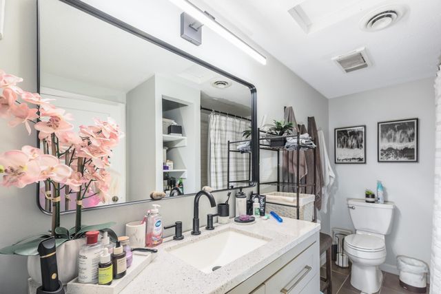 18 Brook Street, Derry, NH 03038