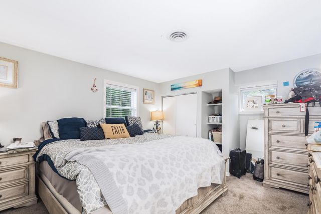 18 Brook Street, Derry, NH 03038