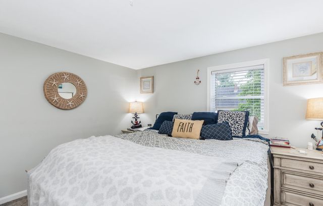 18 Brook Street, Derry, NH 03038