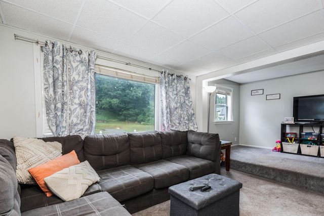 18 Brook Street, Derry, NH 03038