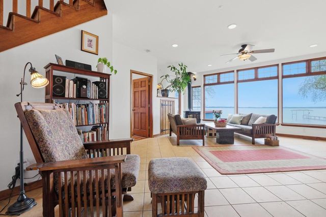 1904 Barber Drive, Stoughton, WI 53589