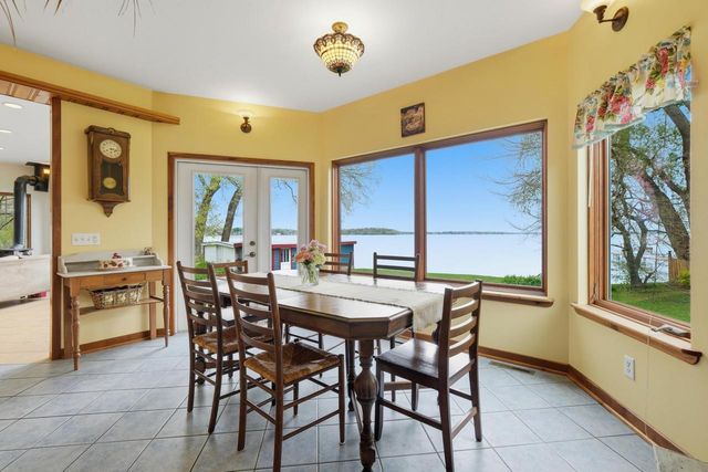 1904 Barber Drive, Stoughton, WI 53589