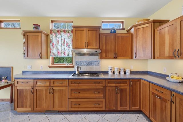 1904 Barber Drive, Stoughton, WI 53589