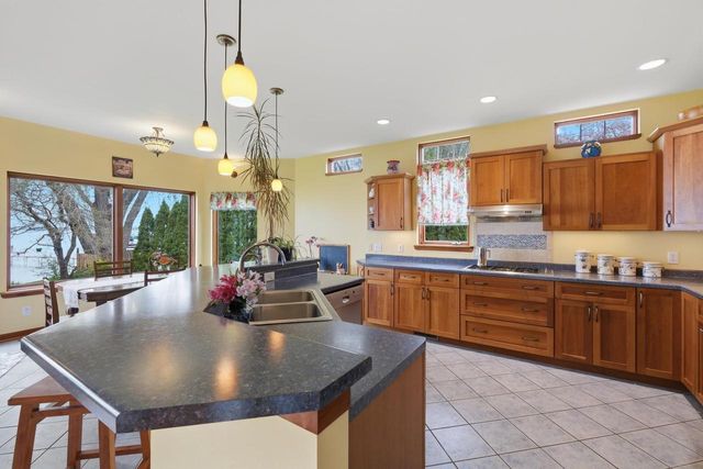 1904 Barber Drive, Stoughton, WI 53589