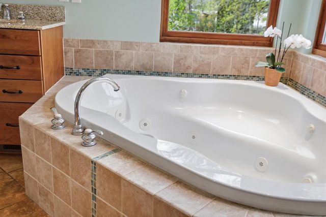 1904 Barber Drive, Stoughton, WI 53589