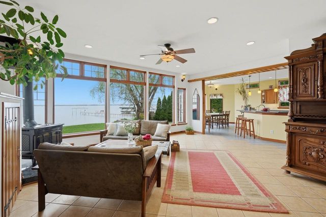 1904 Barber Drive, Stoughton, WI 53589