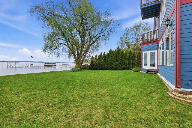 1904 Barber Drive, Stoughton, WI 53589
