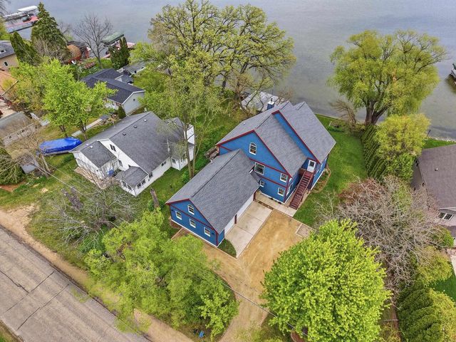 1904 Barber Drive, Stoughton, WI 53589