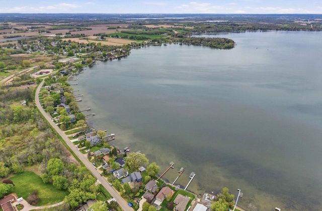 1904 Barber Drive, Stoughton, WI 53589