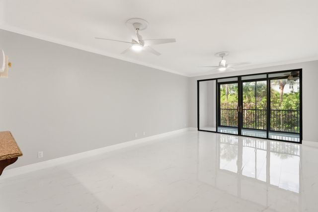 220 Lake Drive 206, Palm Beach Shores, FL 33404