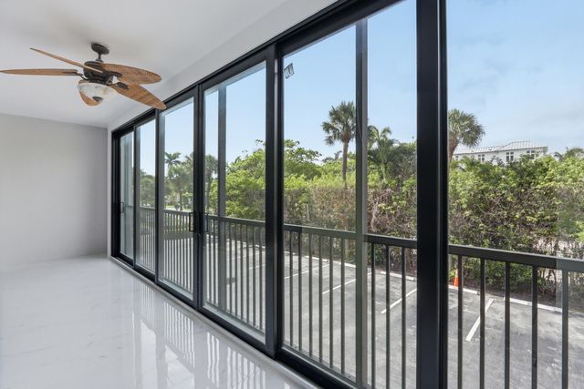 220 Lake Drive 206, Palm Beach Shores, FL 33404