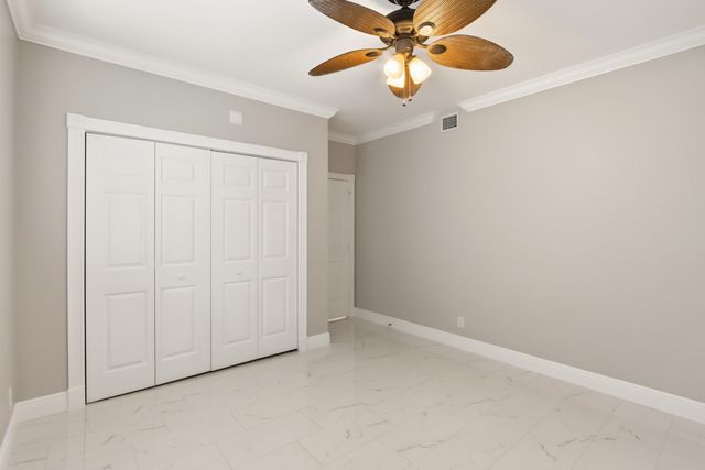 220 Lake Drive 206, Palm Beach Shores, FL 33404