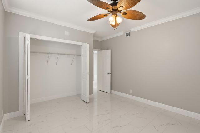 220 Lake Drive 206, Palm Beach Shores, FL 33404
