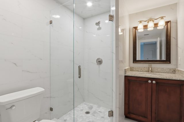 220 Lake Drive 206, Palm Beach Shores, FL 33404