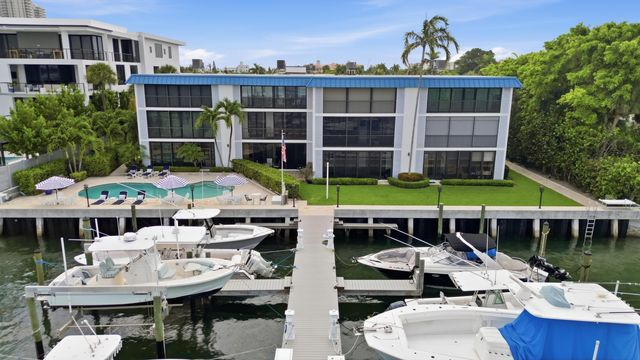 220 Lake Drive 206, Palm Beach Shores, FL 33404